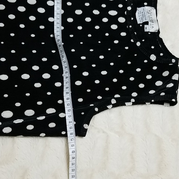 Victoria EssentialsBlouse - Picture 6 of 6